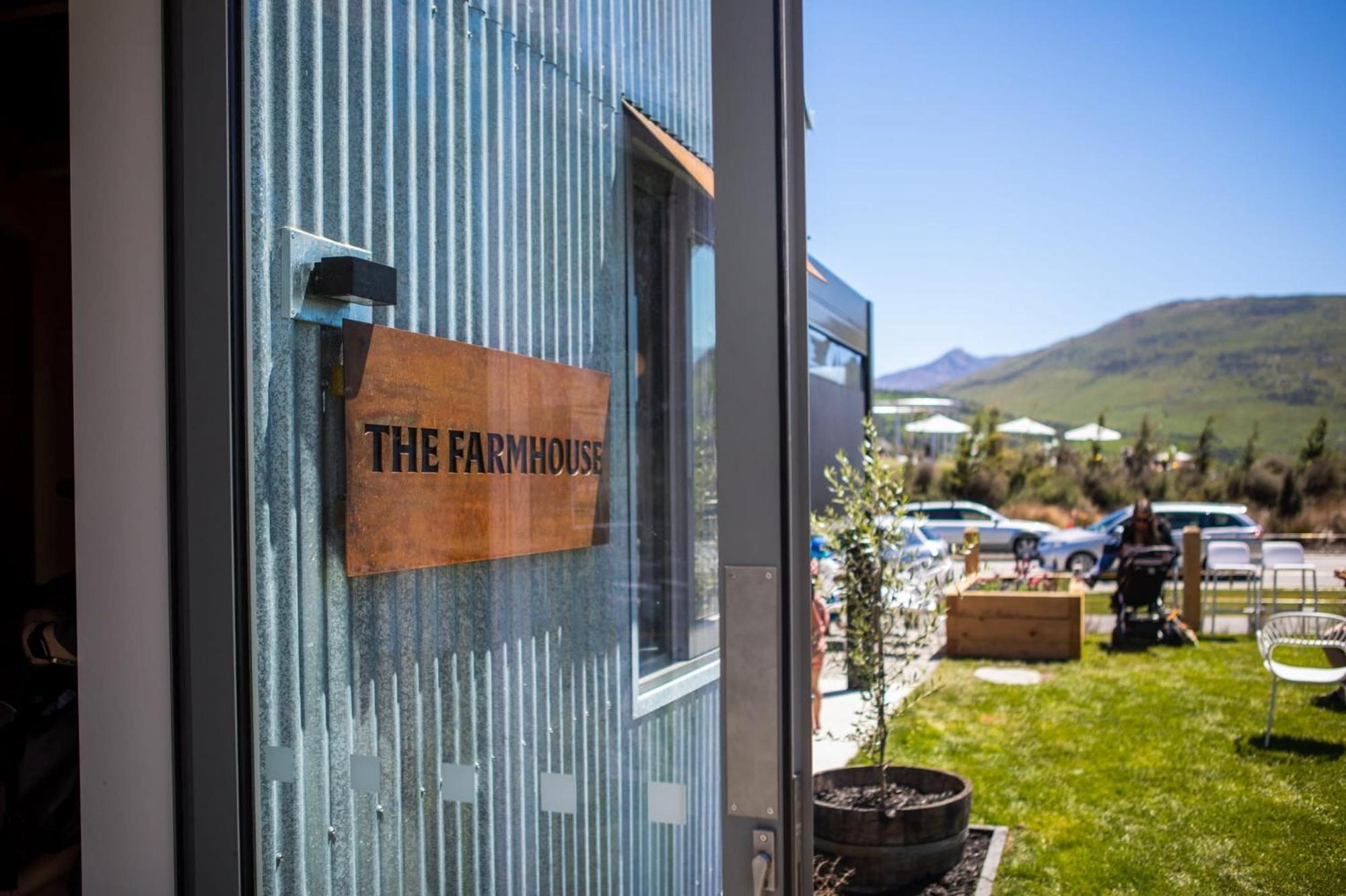 Nestled Below The Remarkables Queenstown Exterior foto